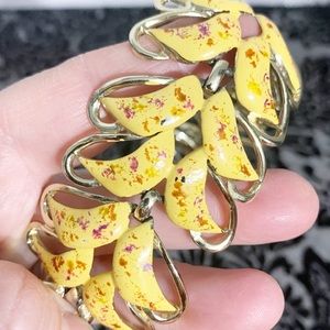 Vintage Unbranded Metal Base Bracelet Painted Yellow/Magenta Detail Gold Tone